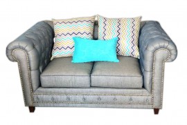 Loveseat modelo Chesterfield